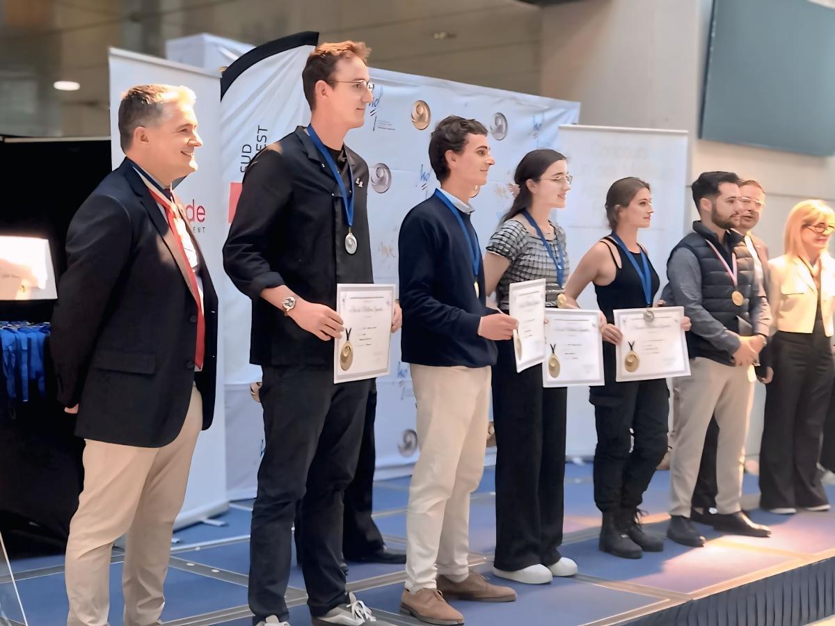 Des élèves du lycée professionnel Marcel Dassault reçoivent la médaille de Meilleurs Apprentis de France (MAF) 