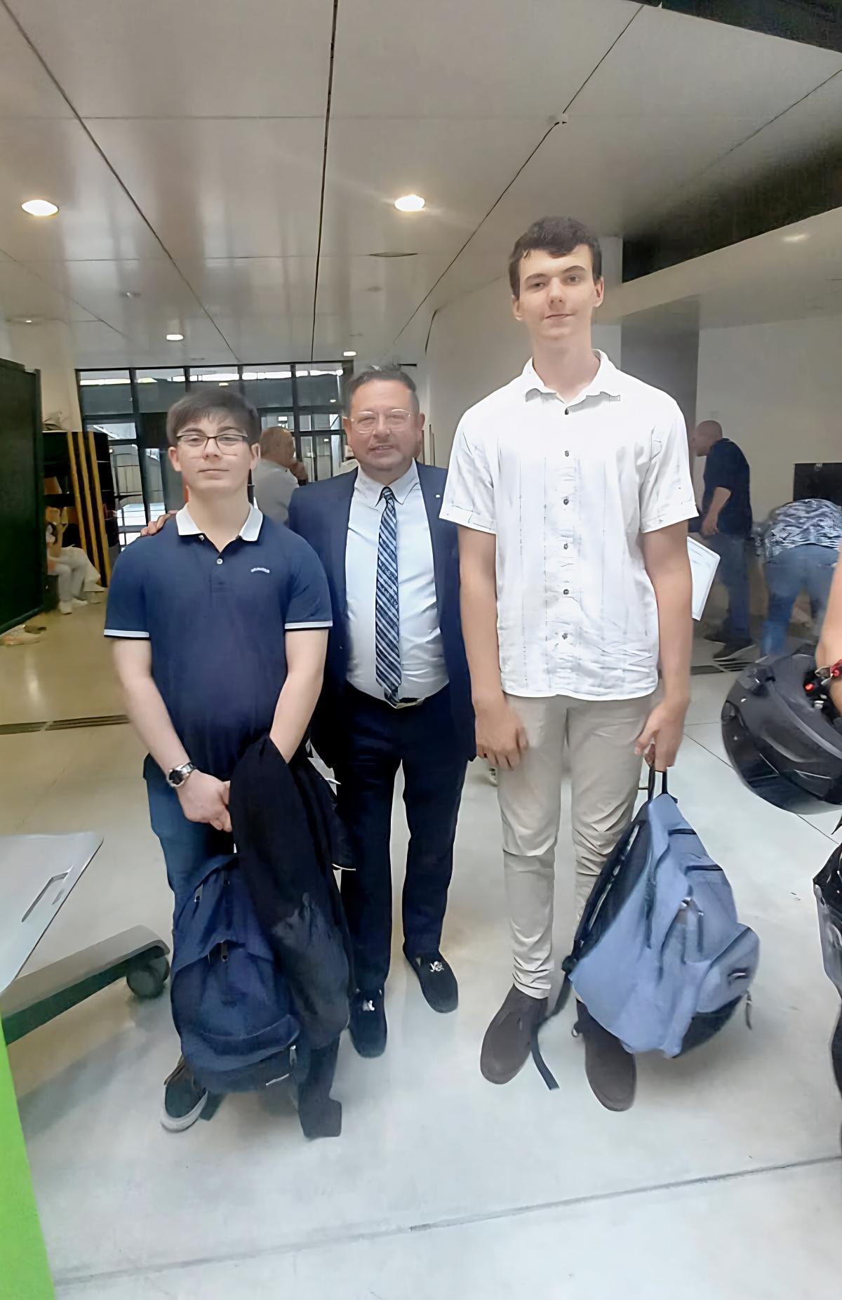 Des élèves du lycée professionnel Marcel Dassault reçoivent la médaille de Meilleurs Apprentis de France (MAF) 