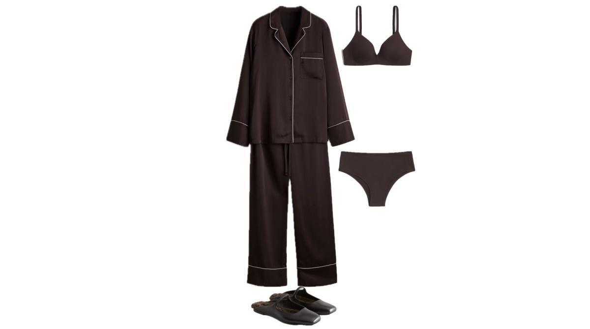 Outfit with a dark brown pajama set and shearling-lined slippers Outfit with a dark brown pajama set and shearling-lined slippers