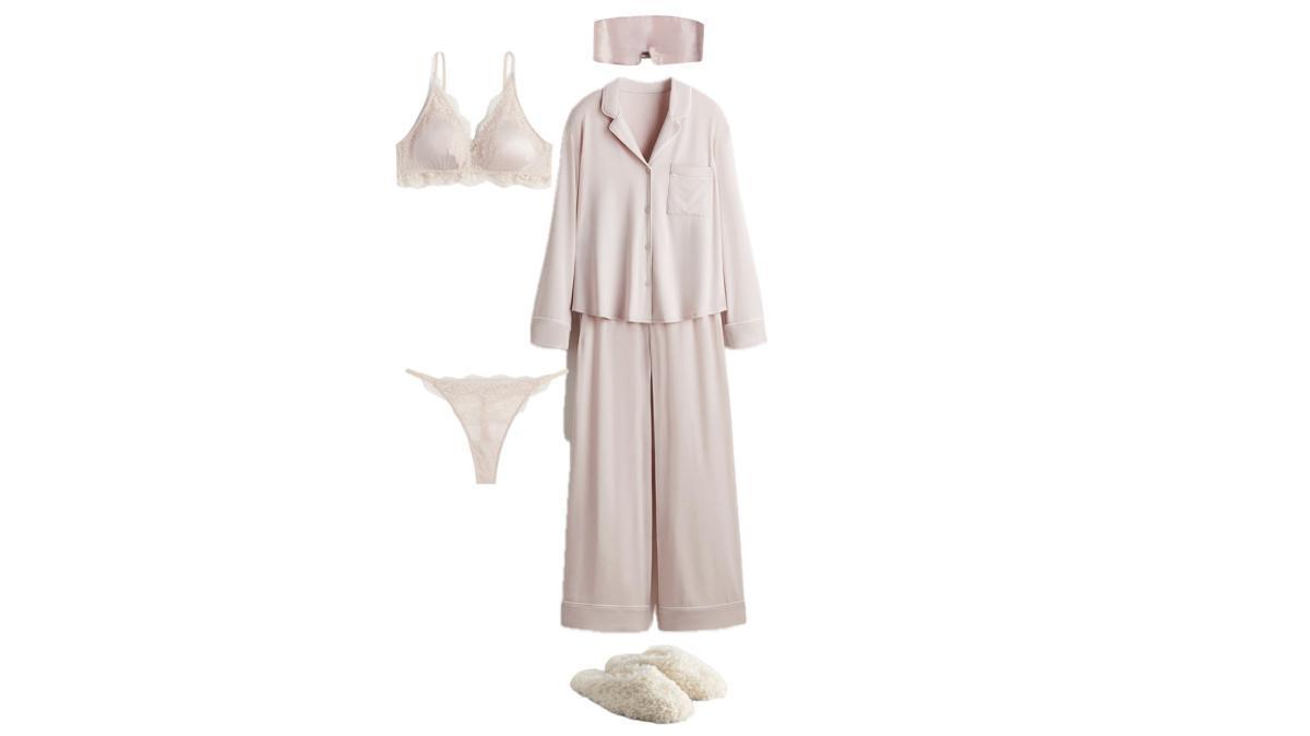 Outfit with a blush pajama set and shearling slippers Outfit with a blush pajama set and shearling slippers
