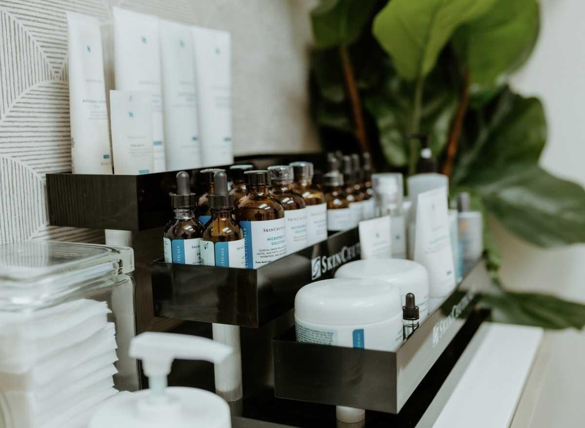 Chemical Peels vs. Lasers: Which One Does Your Skin Actually Need? Chemical Peels vs. Lasers: Which One Does Your Skin Actually Need?