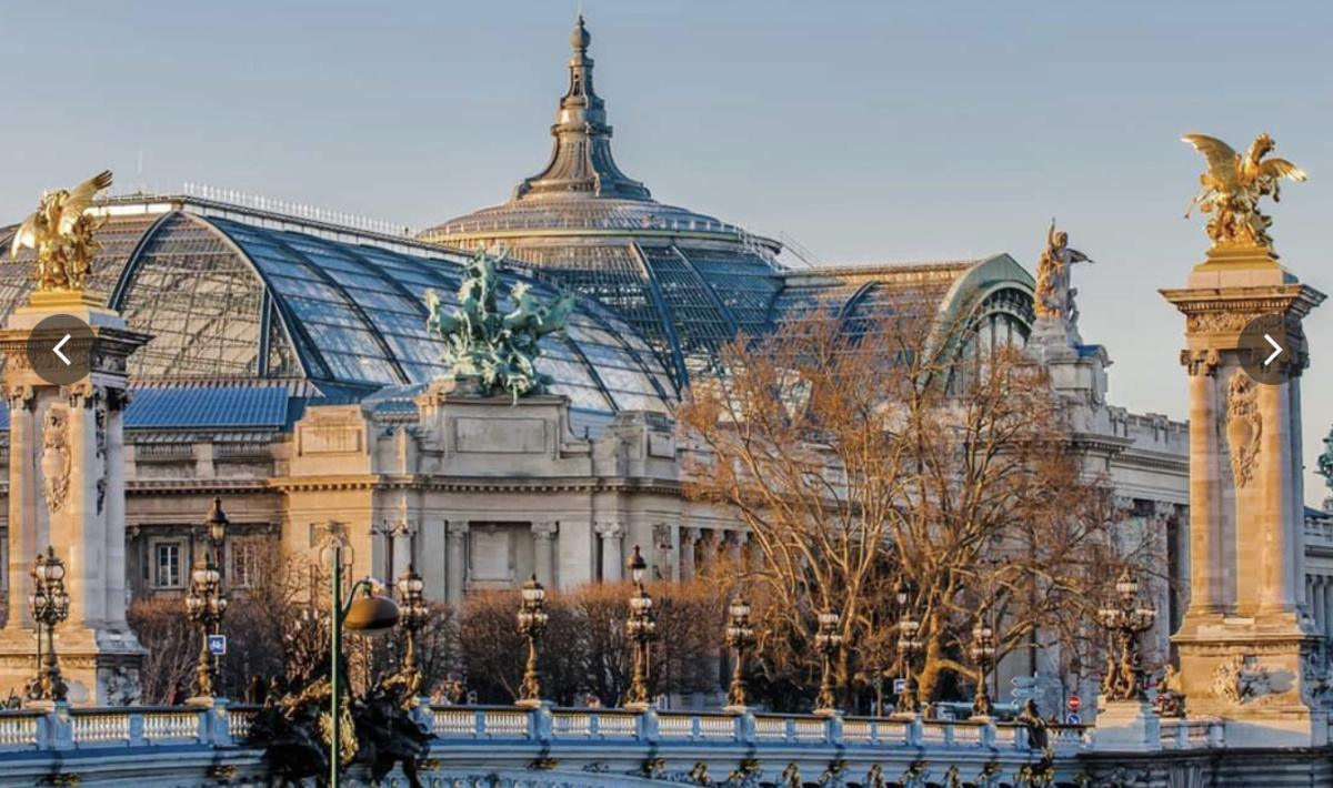 Le grand palais en travaux, on essuie encore les plâtres ! Le grand palais en travaux, on essuie encore les plâtres !