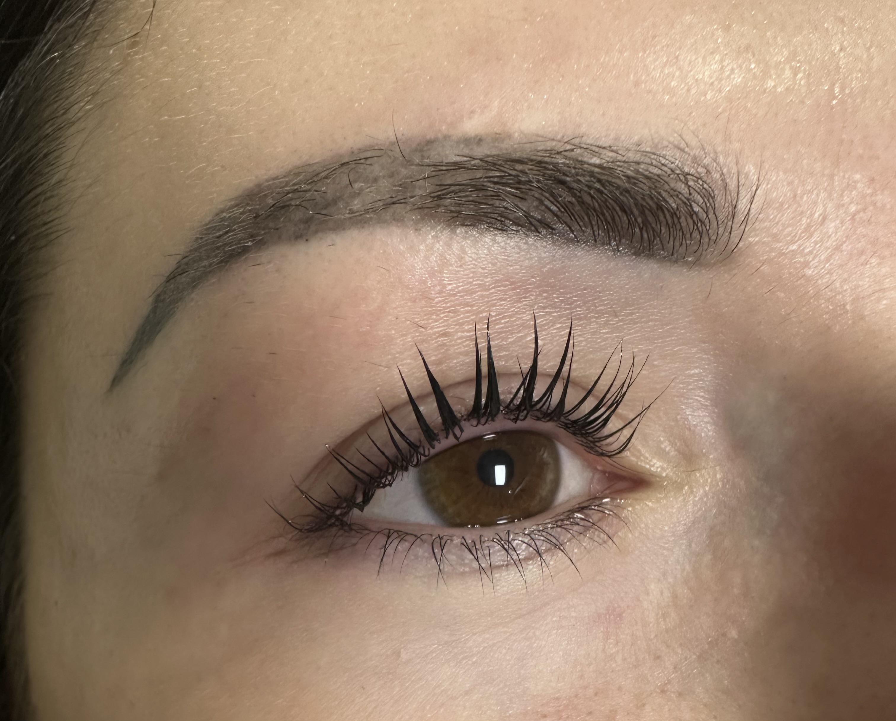 Rehaussement de cils avec teinture