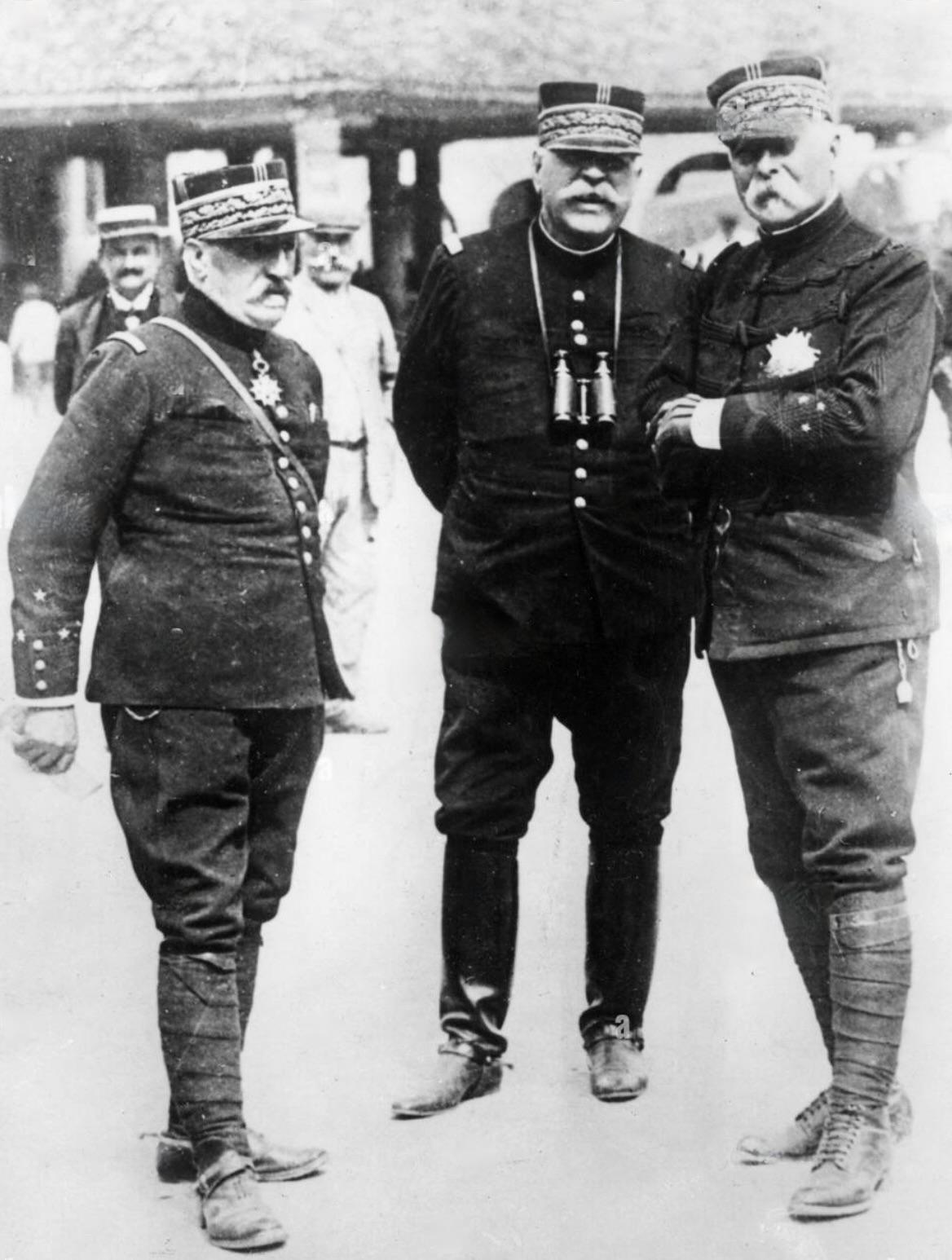 1914 : du Choc des Armées à l’Enlisement 1914 : du Choc des Armées à l’Enlisement