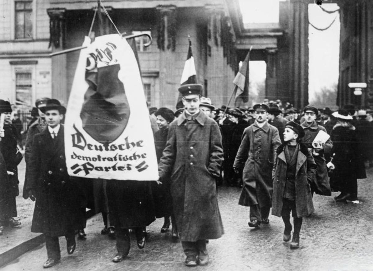 1920-1933 : des Tensions en Suspens 1920-1933 : des Tensions en Suspens