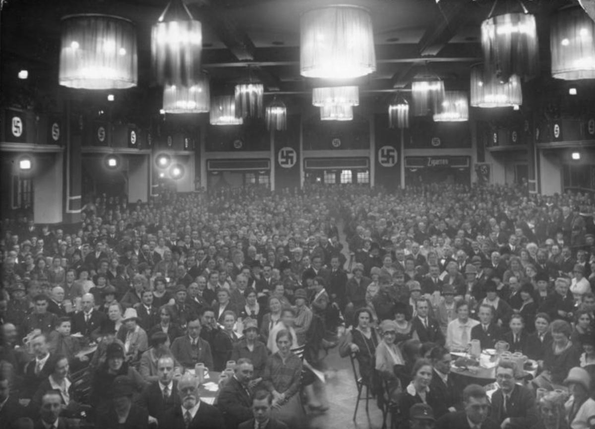 1920-1933 : des Tensions en Suspens 1920-1933 : des Tensions en Suspens