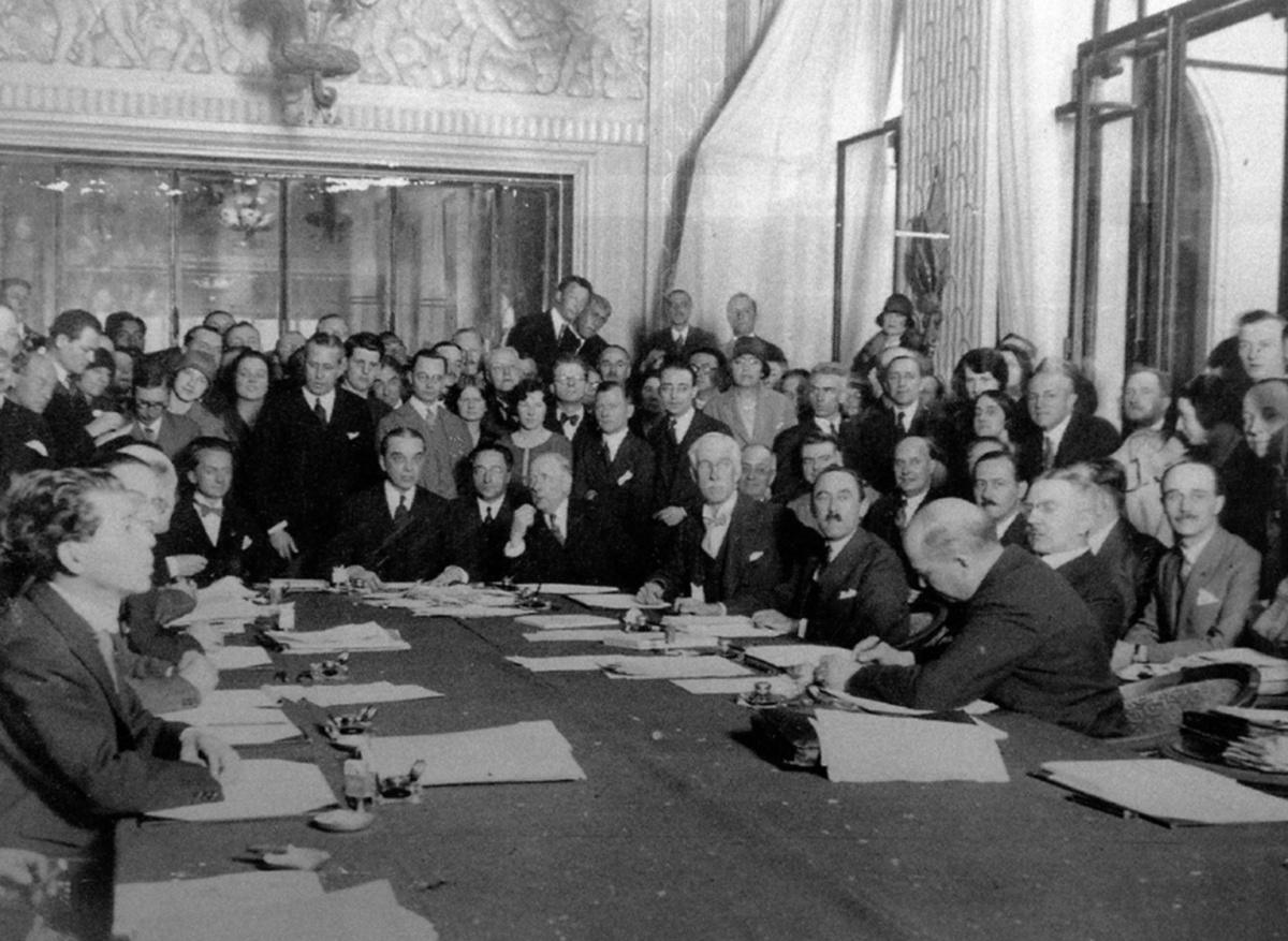 1920-1933 : des Tensions en Suspens 1920-1933 : des Tensions en Suspens