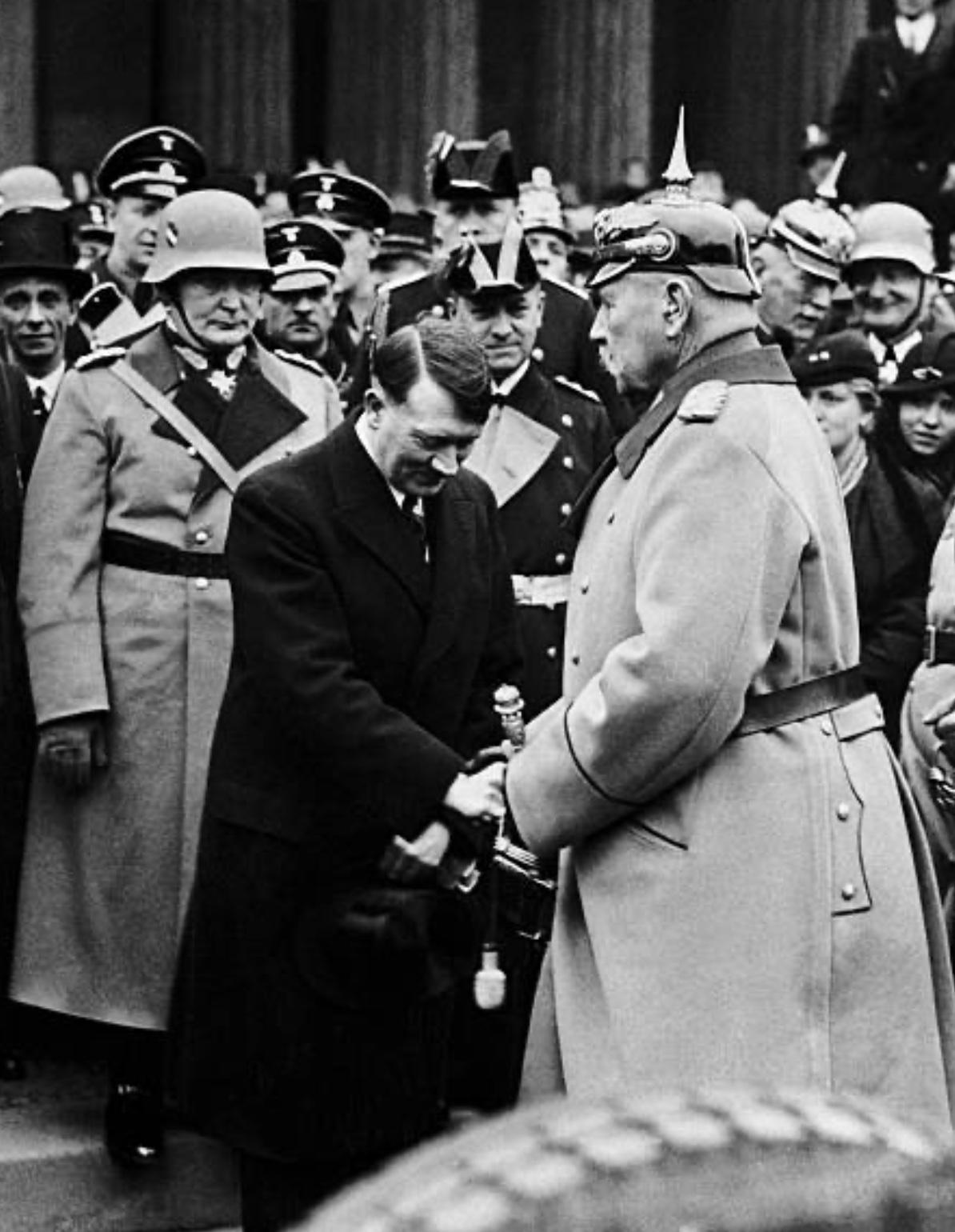 Vie et Mort de la République de Weimar