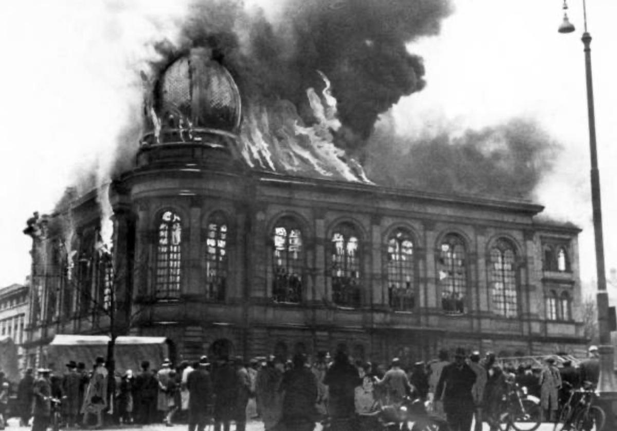 La politique Juive des nazis : aux Prémices de la Shoah La politique Juive des nazis : aux Prémices de la Shoah