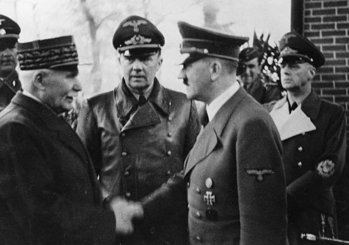 Le régime de Vichy (1940-1944) Le régime de Vichy (1940-1944)