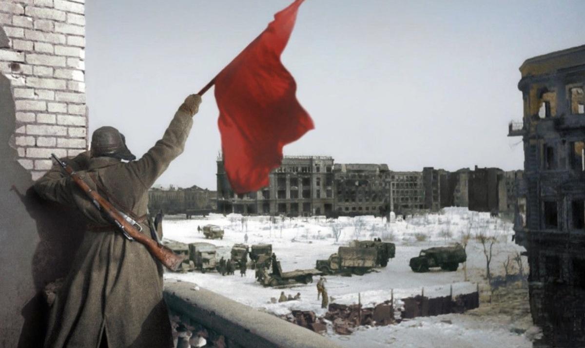 Léningrad, Stalingrad, Koursk : basculement sur le front de l'Est Léningrad, Stalingrad, Koursk : basculement sur le front de l'Est
