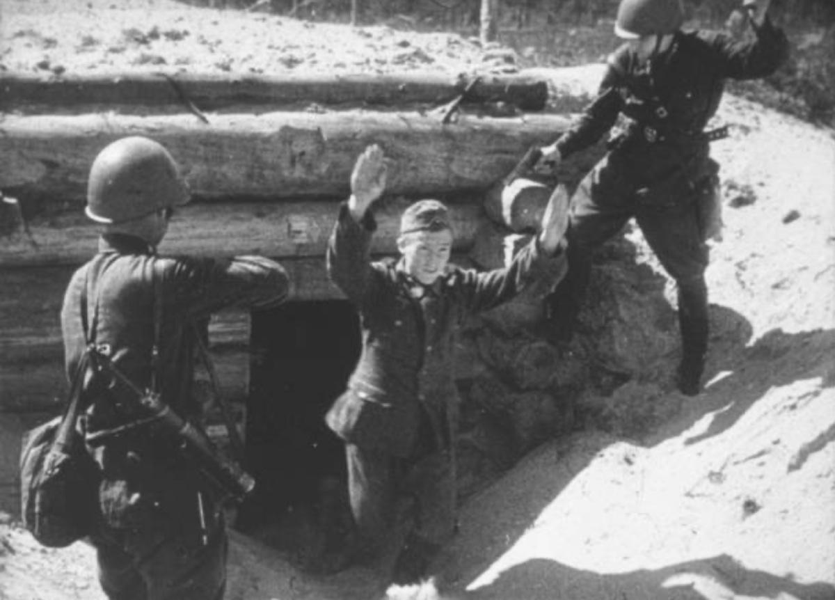 Léningrad, Stalingrad, Koursk : basculement sur le front de l'Est Léningrad, Stalingrad, Koursk : basculement sur le front de l'Est