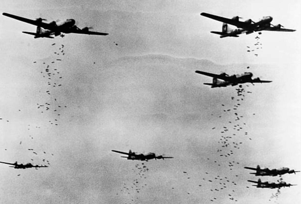 La chute du Reich : l'Étau se resserre La chute du Reich : l'Étau se resserre