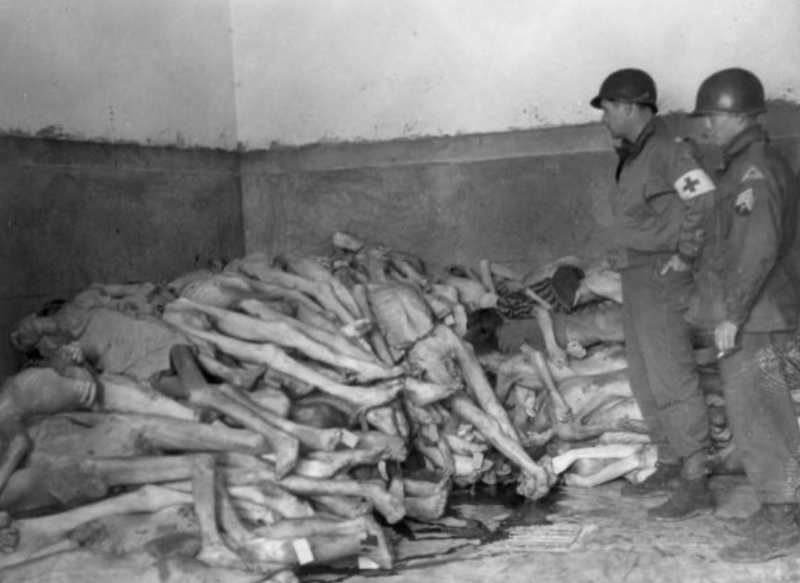 La chute du Reich : l'Étau se resserre La chute du Reich : l'Étau se resserre