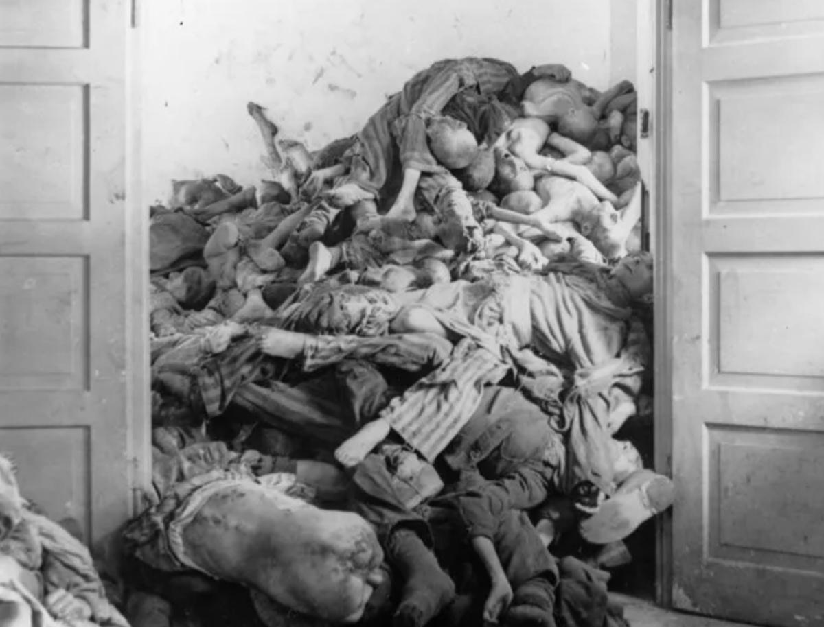 La chute du Reich : l'Écrasement final