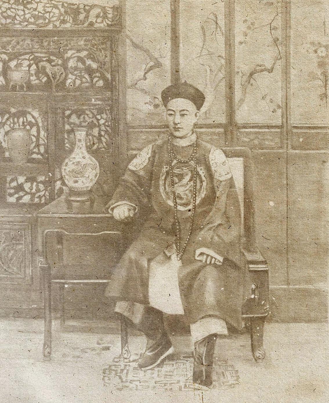 ​L'Agonie du Dragon : Le Crépuscule de l'Empire Céleste