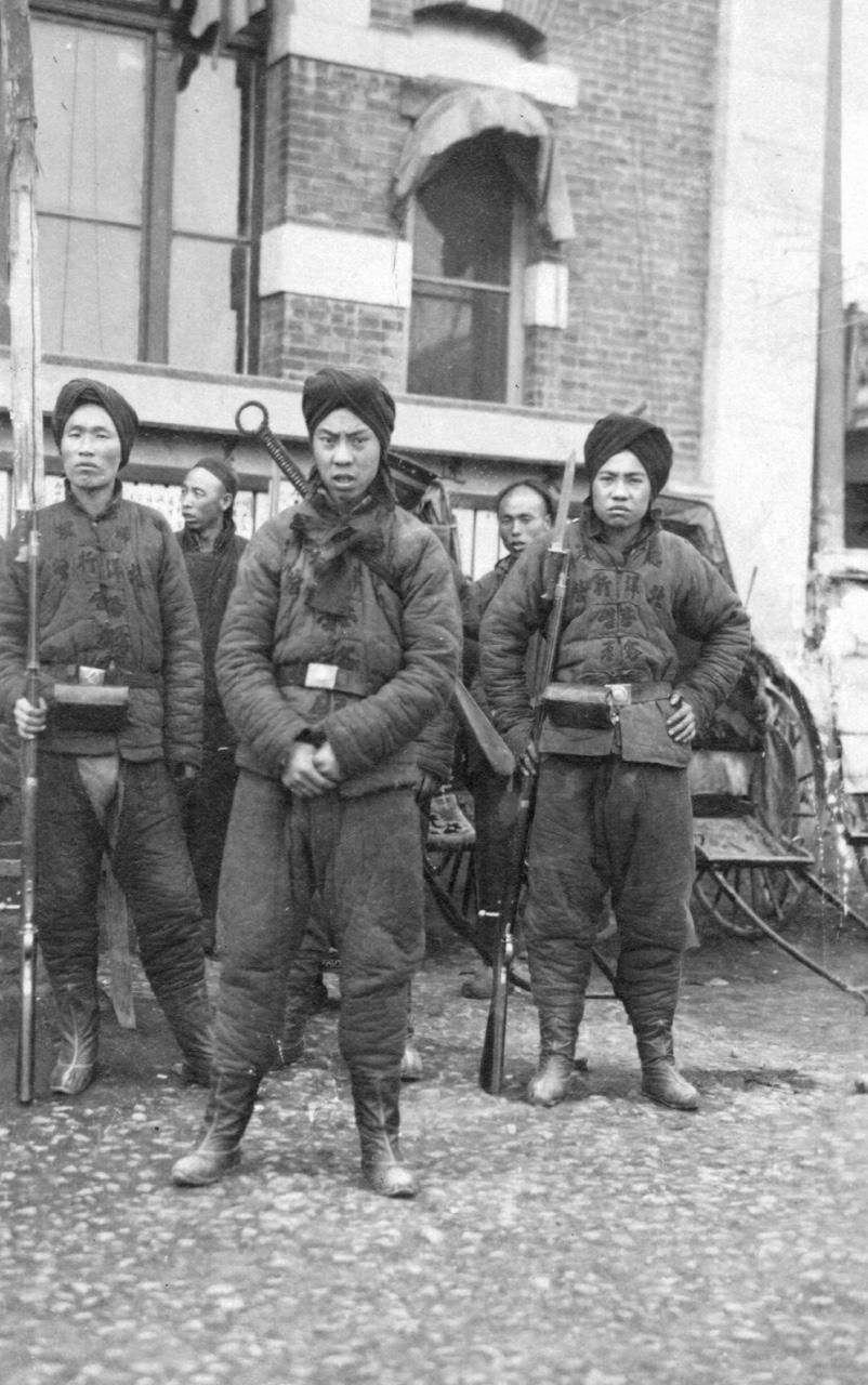 ​L'Agonie du Dragon : Le Crépuscule de l'Empire Céleste