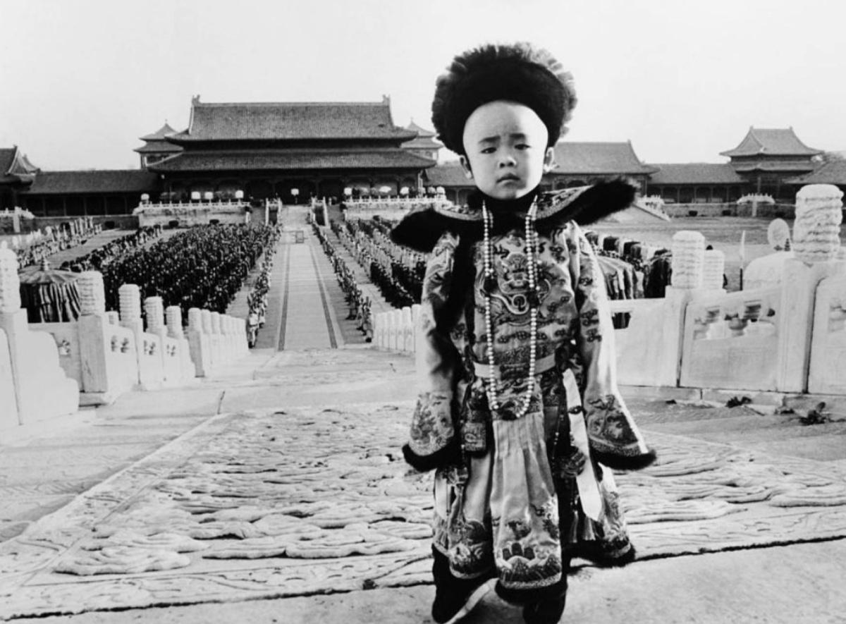 ​L'Agonie du Dragon : Le Crépuscule de l'Empire Céleste