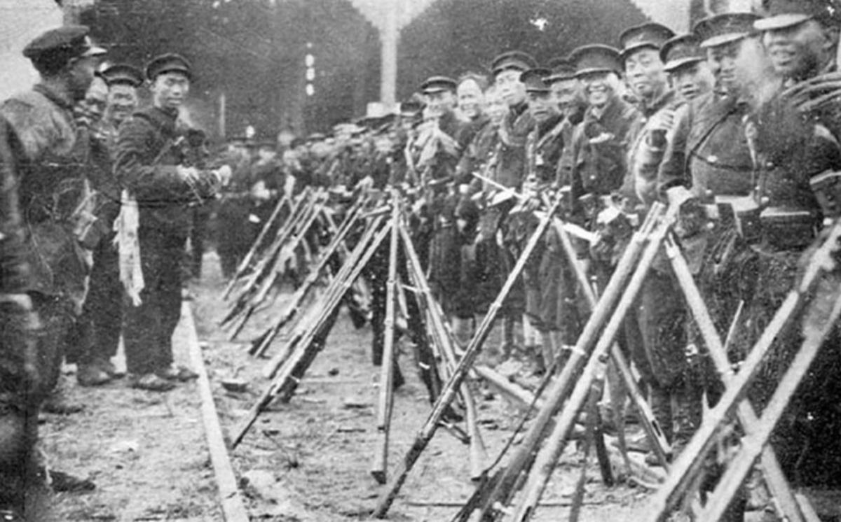 ​L'Agonie du Dragon : Le Crépuscule de l'Empire Céleste