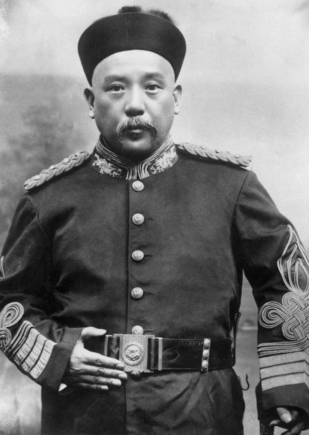 L'Agonie du Dragon : Le Crépuscule de l'Empire Céleste L'Agonie du Dragon : Le Crépuscule de l'Empire Céleste