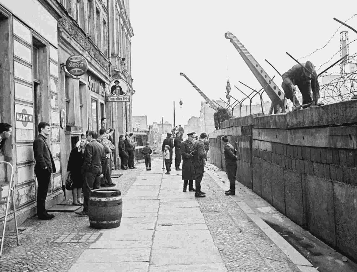 L’Incertitude du Dégel (1953-1961) L’Incertitude du Dégel (1953-1961)