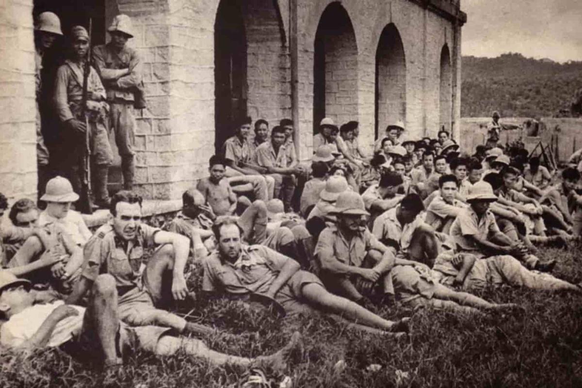 La Guerre de 10 000 jours : L'ordre ancien s'effondre (1940-1946)