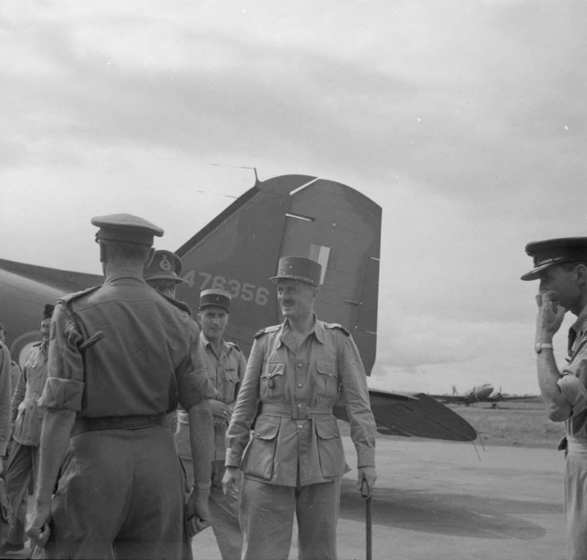 La Guerre de 10 000 jours : L'ordre ancien s'effondre (1940-1946) La Guerre de 10 000 jours : L'ordre ancien s'effondre (1940-1946)