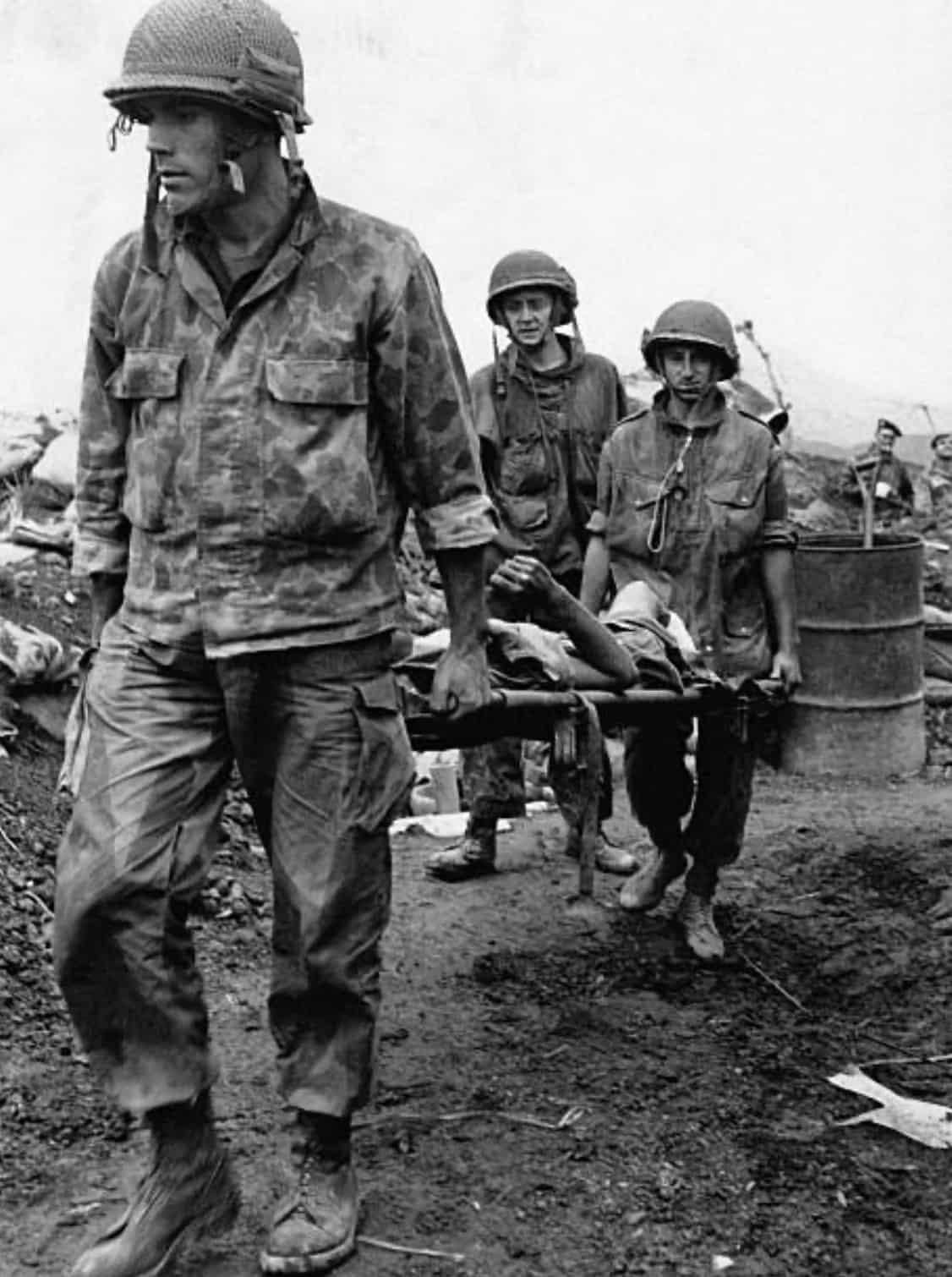 La Guerre de 10 000 jours : L'ordre ancien s'effondre (1940-1946)