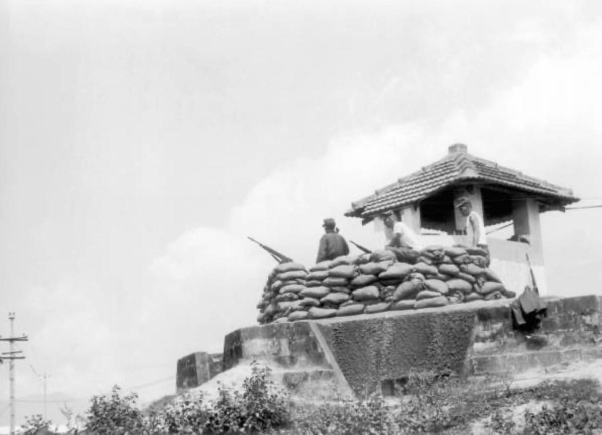 La Guerre de 10 000 jours : Le Calvaire de l'Empire (1946–1954) La Guerre de 10 000 jours : Le Calvaire de l'Empire (1946–1954)
