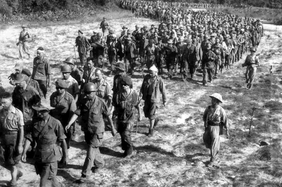 La Guerre de 10 000 jours : Le Calvaire de l'Empire (1946–1954) La Guerre de 10 000 jours : Le Calvaire de l'Empire (1946–1954)
