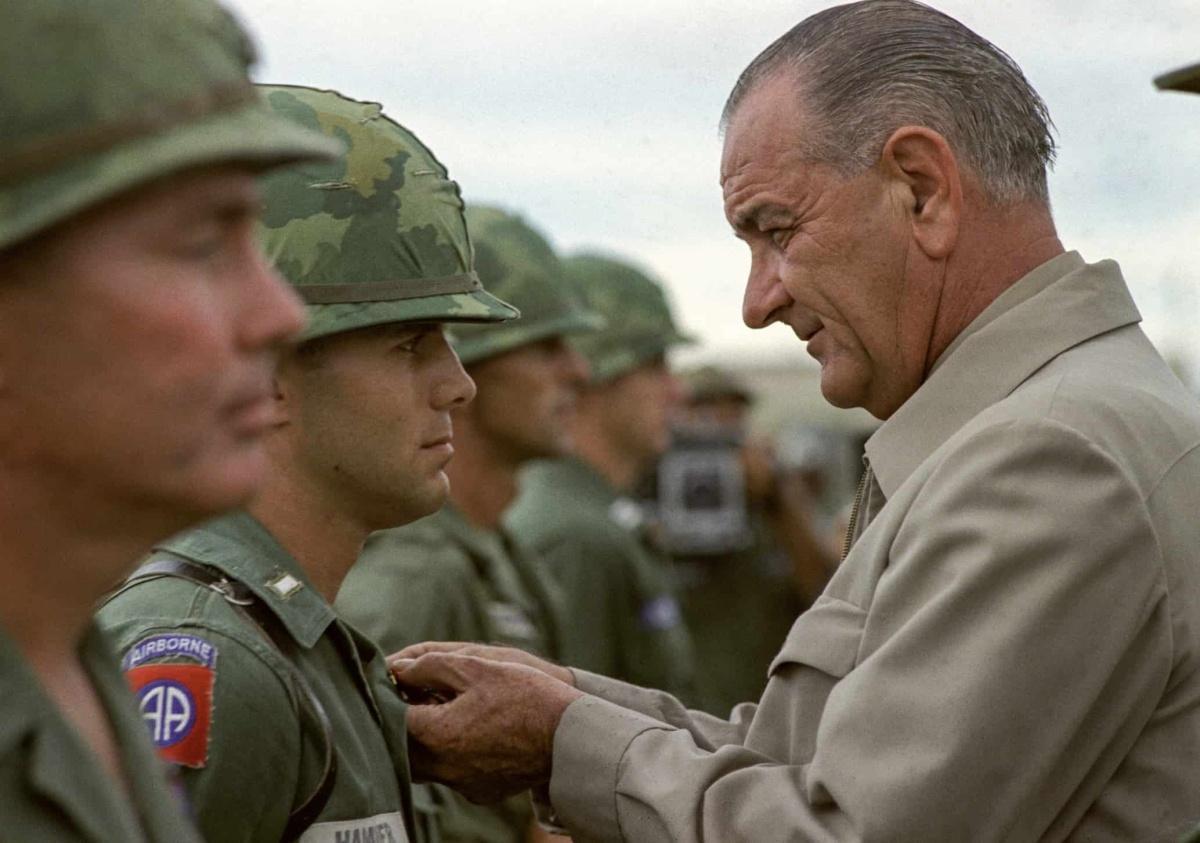 La Guerre de 10 000 jours : l'arrivée des "GI" (1964-1969) La Guerre de 10 000 jours : l'arrivée des "GI" (1964-1969)