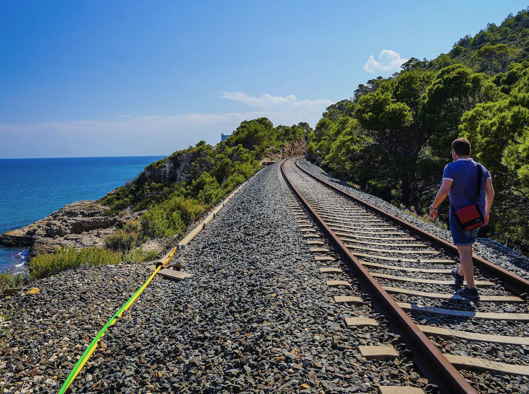 De Caladoques a Calajustell, un passeig pels vestigis del ferrocarril