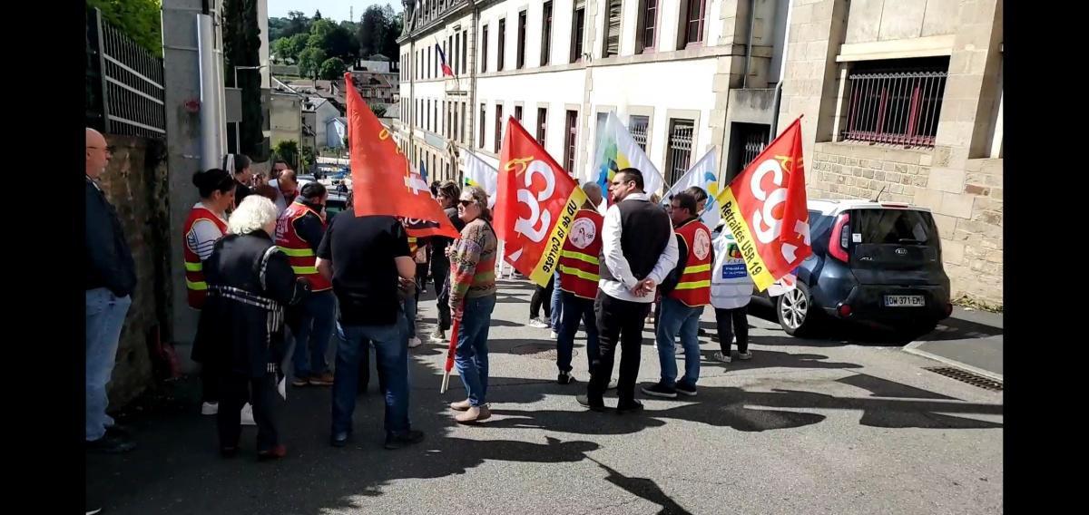 13 mai : une soixantaine de participants devant la PREF19