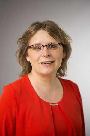 Frage an die Bürgermeisterin Leiferde:"Gefahr durch enge Straßenverhältnisse und parkende Fahrzeuge ". Frage an die Bürgermeisterin Leiferde:"Gefahr durch enge Straßenverhältnisse und parkende Fahrzeuge ".