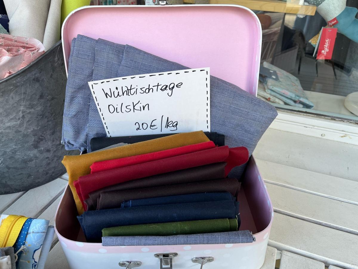 NähLi - Diese Woche das letzte mal Wühltischtage. Preis 20-25€/kg
