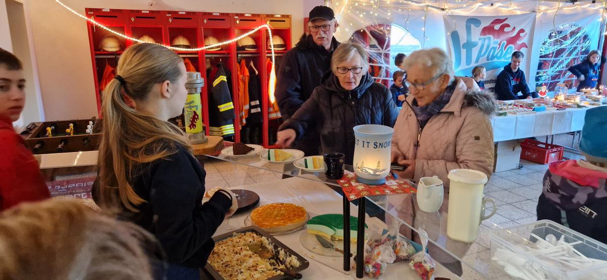 Jugendfeuerwehr Päse begeistert beim Mini-Weihnachtsmarkt mit Engagement und Kreativität