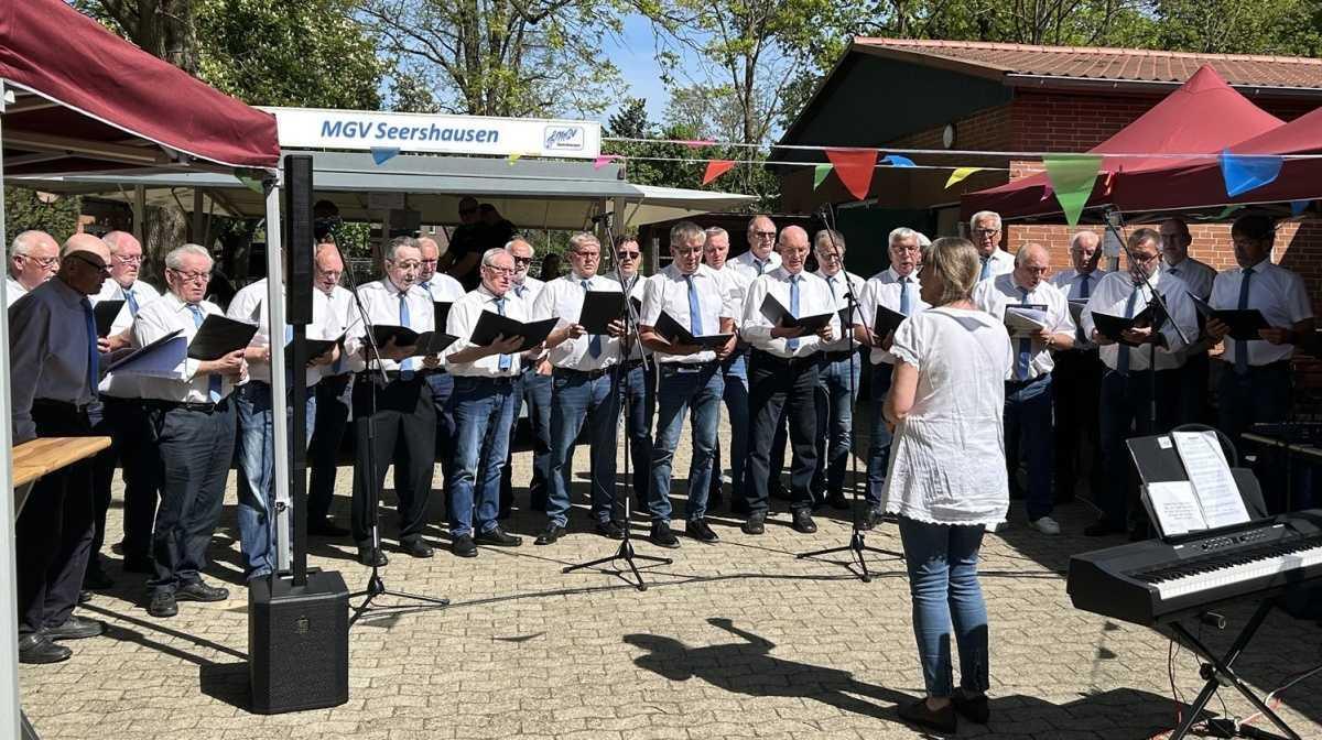 MGV Seershausen singt beim Gifhorner Altstadtfest MGV Seershausen singt beim Gifhorner Altstadtfest
