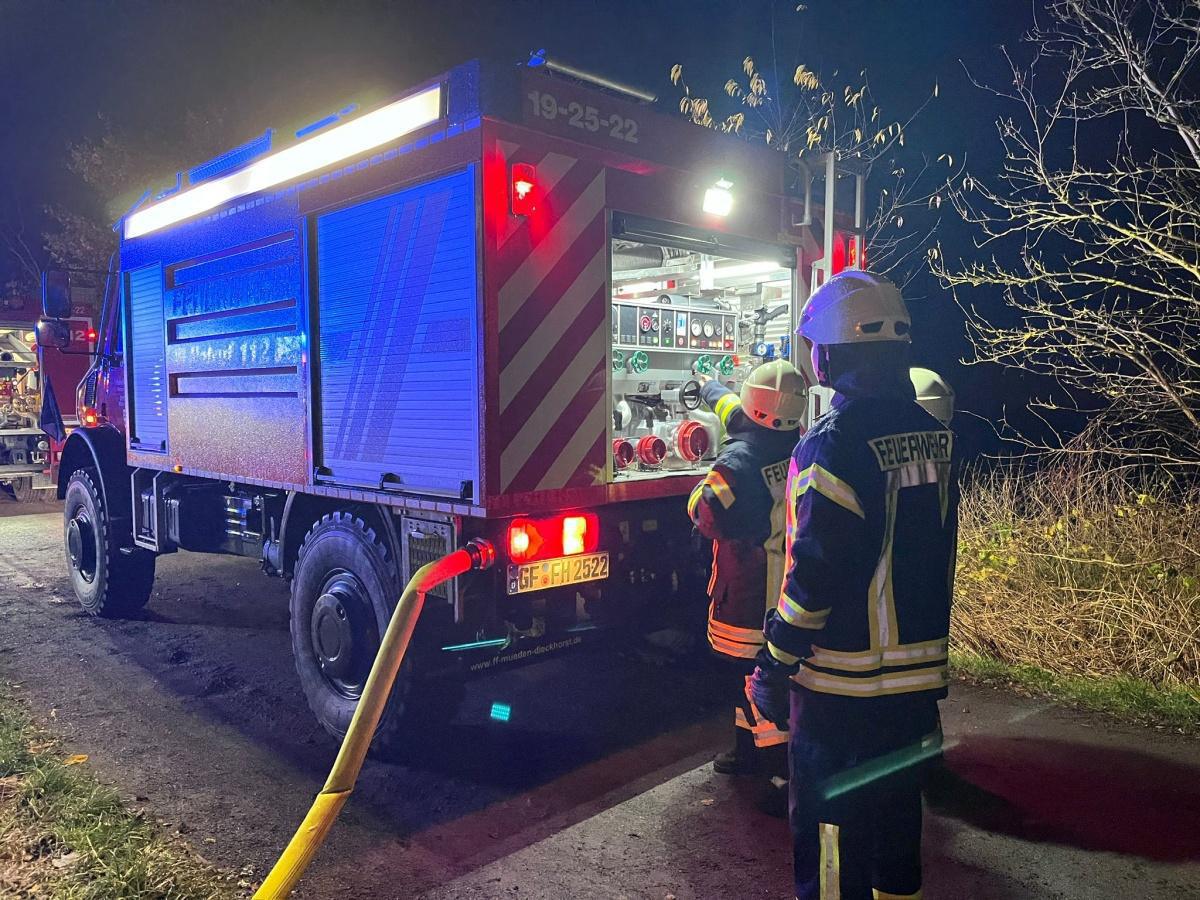 Schnelles Handeln der Feuerwehr: Flächenbrand im Langenklint erfolgreich gelöscht! Schnelles Handeln der Feuerwehr: Flächenbrand im Langenklint erfolgreich gelöscht!
