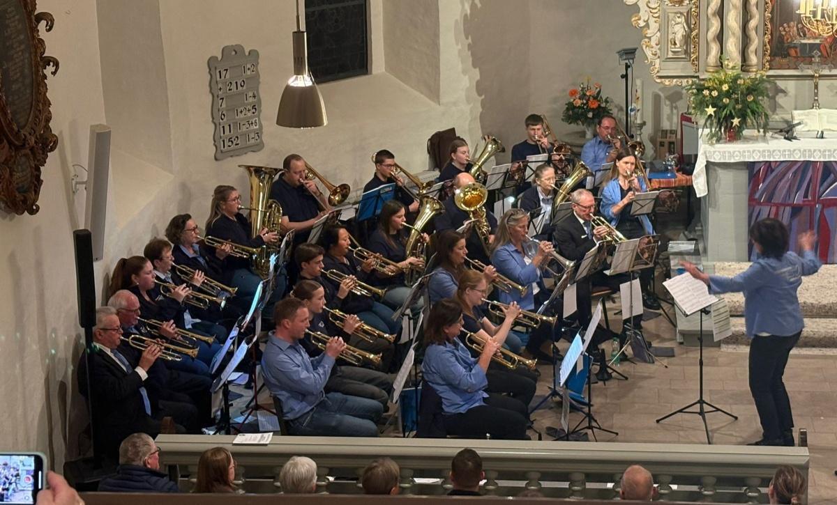 Männergesangverein Seershausen begeistert mit stimmungsvollem Adventskonzert