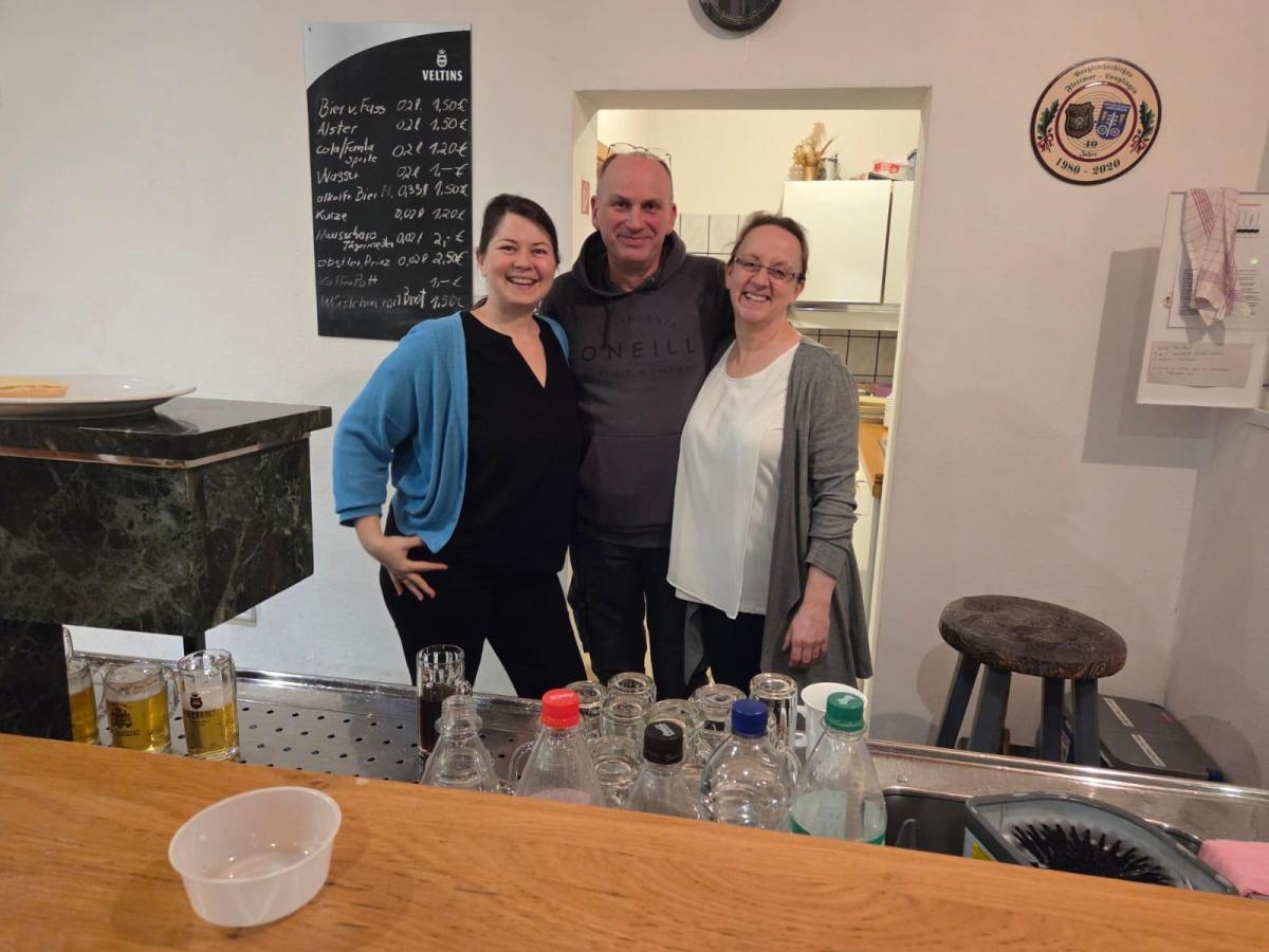 Schützenverein Flettmar - Schweinepreisschießen: 94 Teilnehmende, unglaubliche Teiler und Pistolen-Rekord