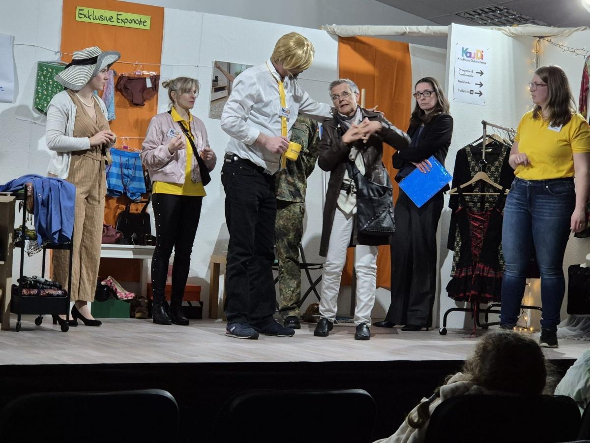 Kaufhaus in Trouble - Drei Ausverkaufte Vorstellungen der Laienspielgruppe Ettenbüttel sorgen für große Freude! Kaufhaus in Trouble - Drei Ausverkaufte Vorstellungen der Laienspielgruppe Ettenbüttel sorgen für große Freude!