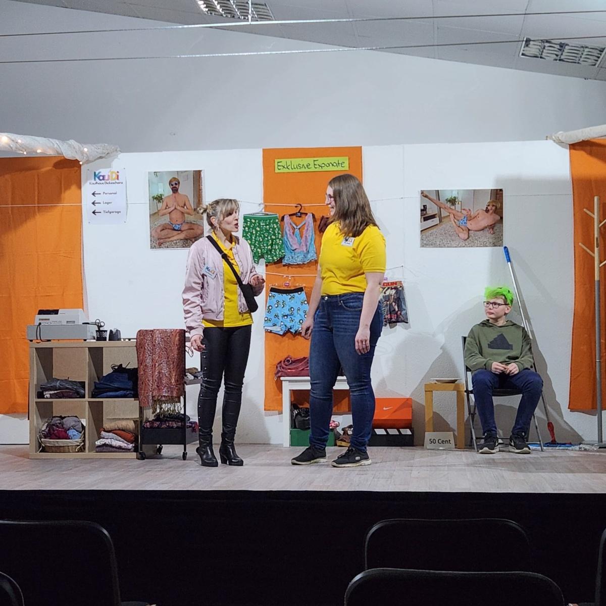 Kaufhaus in Trouble - Drei Ausverkaufte Vorstellungen der Laienspielgruppe Ettenbüttel sorgen für große Freude! Kaufhaus in Trouble - Drei Ausverkaufte Vorstellungen der Laienspielgruppe Ettenbüttel sorgen für große Freude!