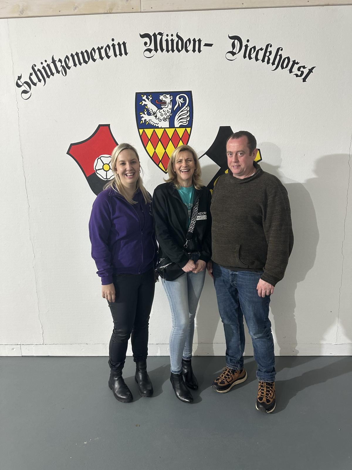 Schützenverein Müden-Dieckhorst - Günther Liebenau siegt und gewinnt ein ganzes Schwein Schützenverein Müden-Dieckhorst - Günther Liebenau siegt und gewinnt ein ganzes Schwein