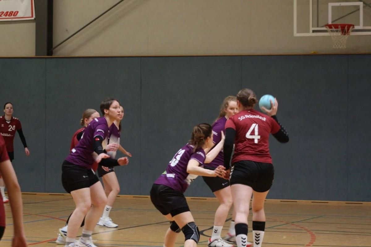 🤾‍♂️ HSG Damen dominieren Adenstedt – Souveräner 27:17-Sieg! 🥅🔥 🤾‍♂️ HSG Damen dominieren Adenstedt – Souveräner 27:17-Sieg! 🥅🔥