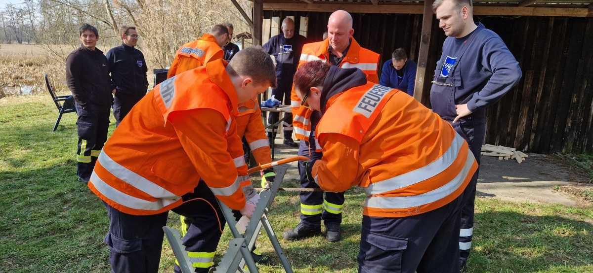 🔥 Feuerwehr Leiferde begeistert beim Jubiläums-Orientierungsmarsch mit Spiel, Spaß 🔥 Feuerwehr Leiferde begeistert beim Jubiläums-Orientierungsmarsch mit Spiel, Spaß