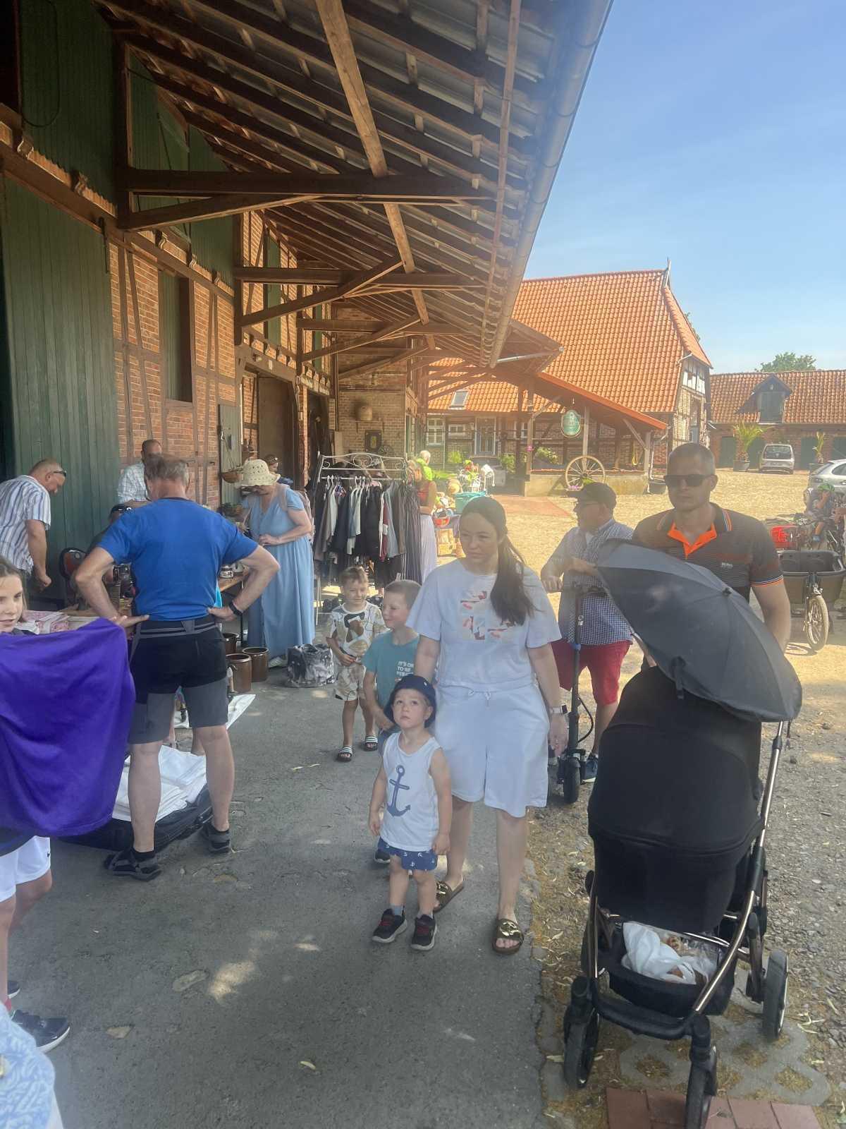 Sommerlicher Flohmarkt in Seershausen war wieder ein Erfolg Sommerlicher Flohmarkt in Seershausen war wieder ein Erfolg