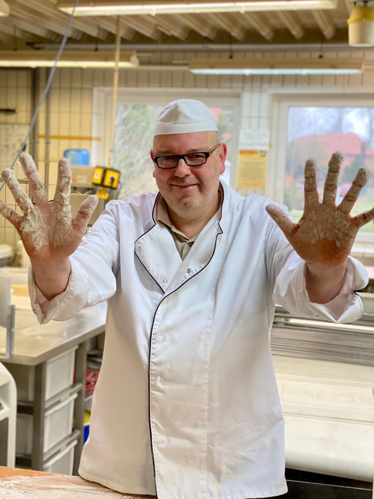 🍞🔥 Deine Zufriedenheit: Unser Versprechen – Dein direkter Draht zur Bäckerei Hacke.