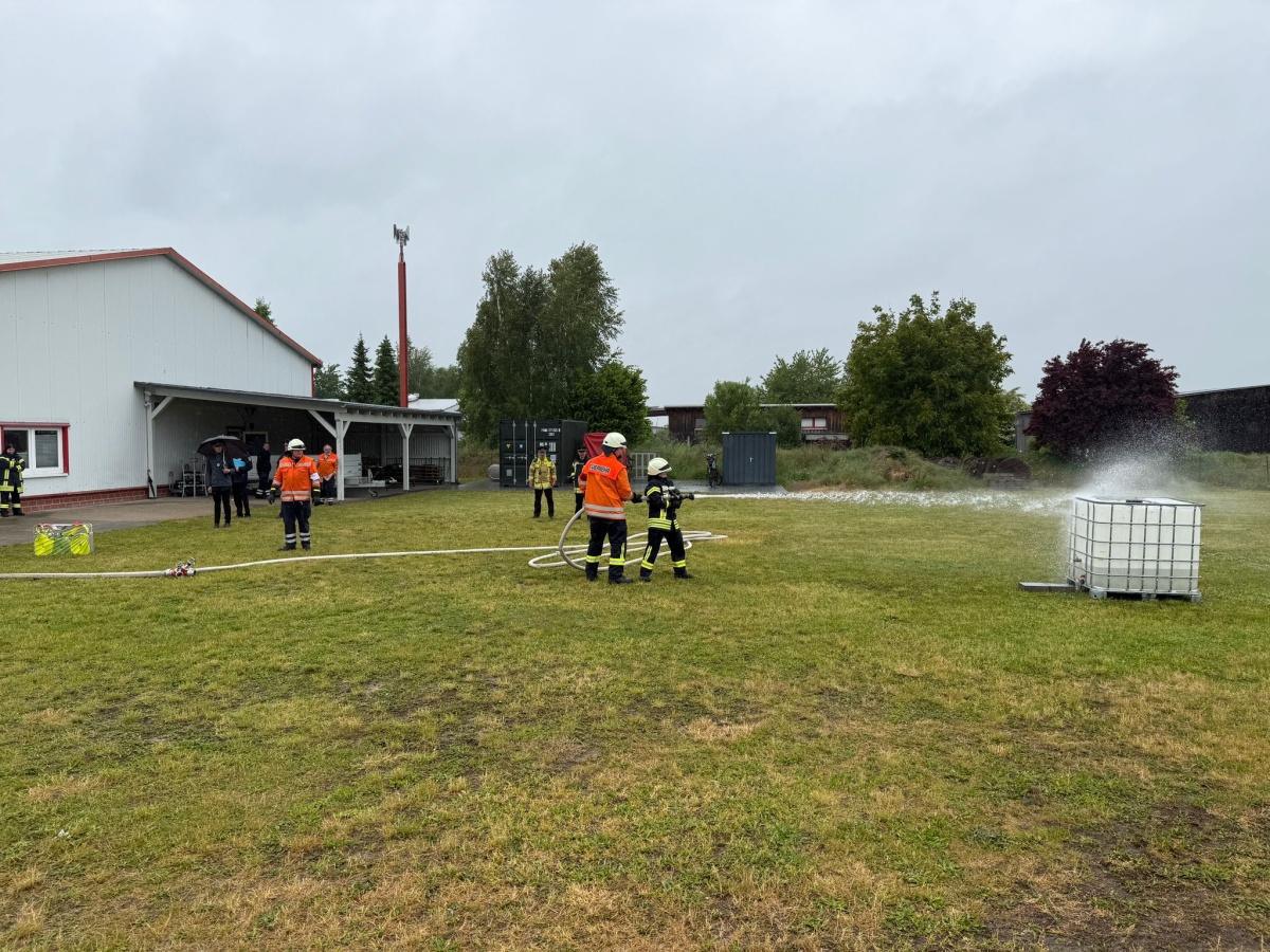 Erfolgreicher Leistungsvergleich der Feuerwehren: Müden-Dieckhorst 2 gewinnt mit Bestwert