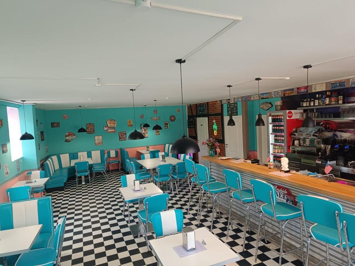 V8 Diner & Steakhouse - X-MAS Spezial und geänderte Öffnungszeiten