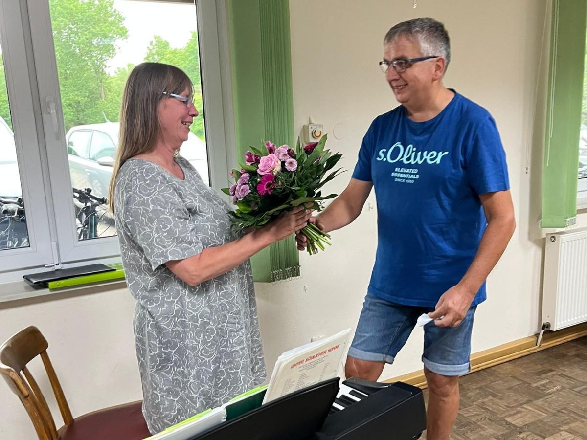 MGV Seershausen gratuliert Chorleiterin Claudia von der Brelje zur Top-Qualifikation